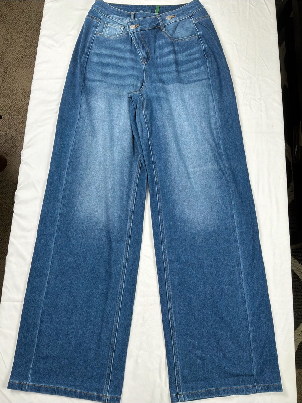HALARA Wide-Leg Asymmetrical High-Rise Jeans with slight callout! See photoe!